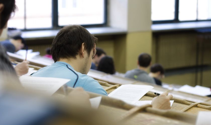 aplicacao-lacres-envelopes-e-malotes-de-seguranca-instituicoes-de-ensino